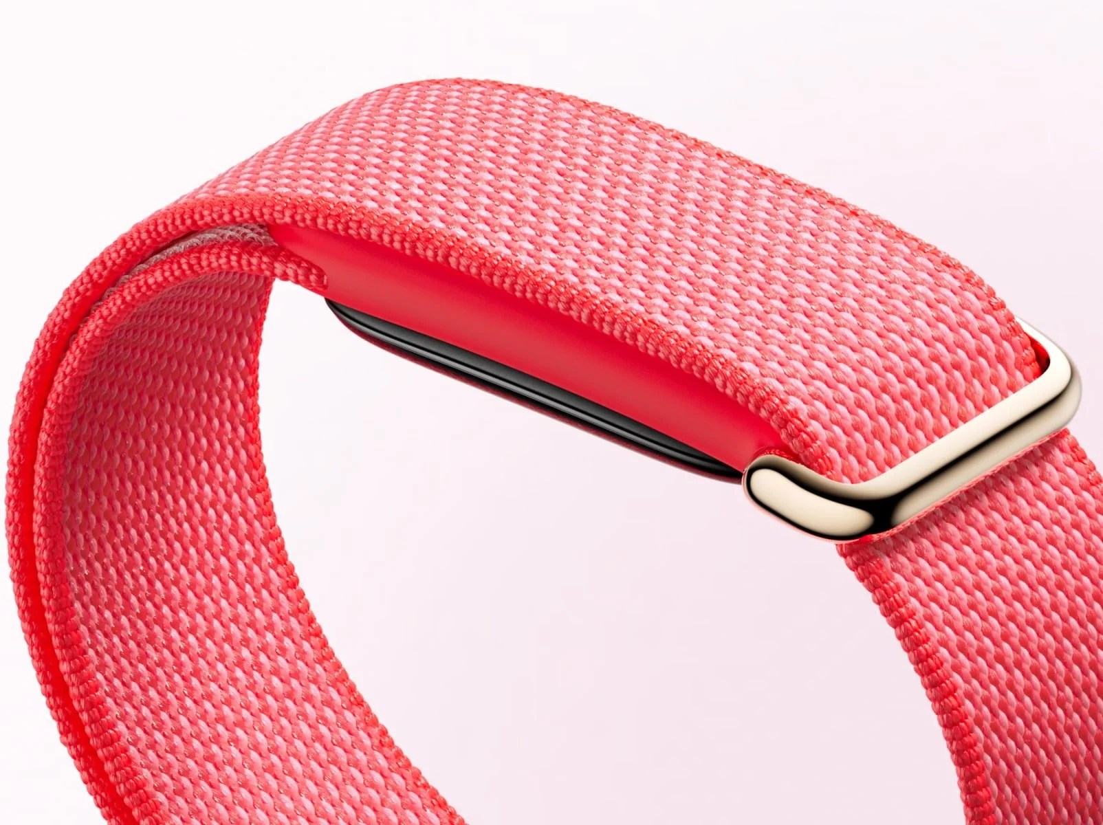 Google Fitbit Air Berry — трекер с текстильным ремешком с полированной золотистой застёжкой