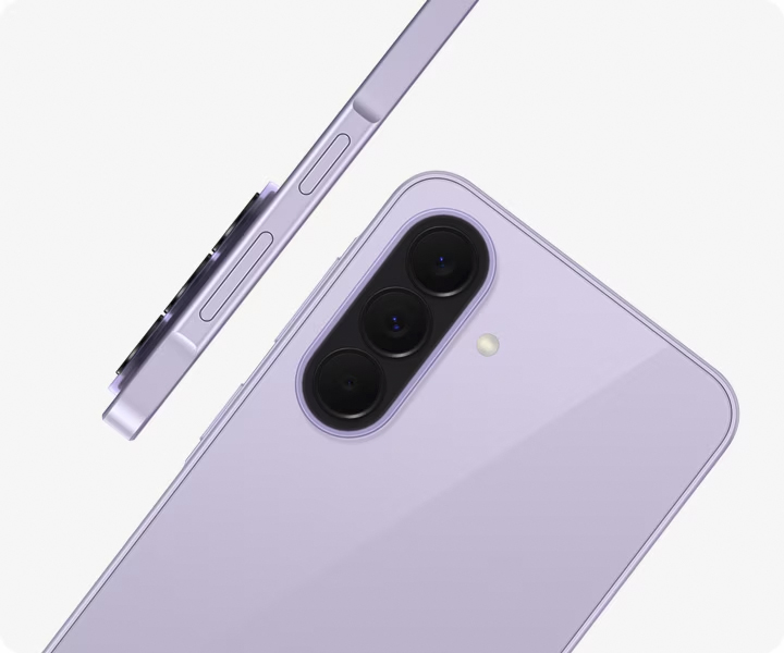 Samsung Galaxy A37 5G Awesome Lavender — нежный лавандовый цвет с глянцевой стеклянной задней панелью