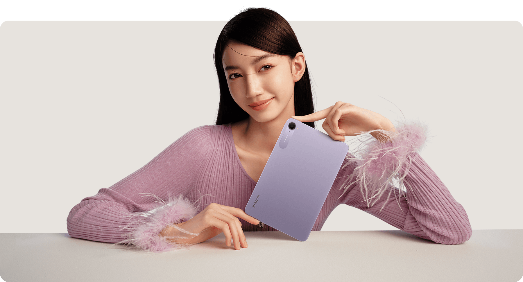 Xiaomi Pad Mini фиолетового цвета в руках - обзор компактного планшета