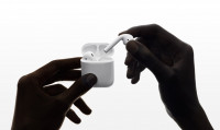 Apple AirPods 2 (без беспроводной зарядки чехла) Apple AirPods 2 (без беспроводной зарядки чехла)